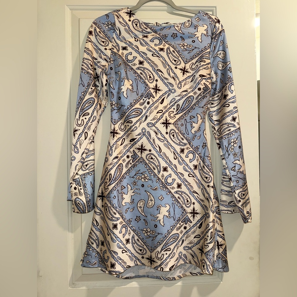 Elegant Blue and Cream Patterned Dress